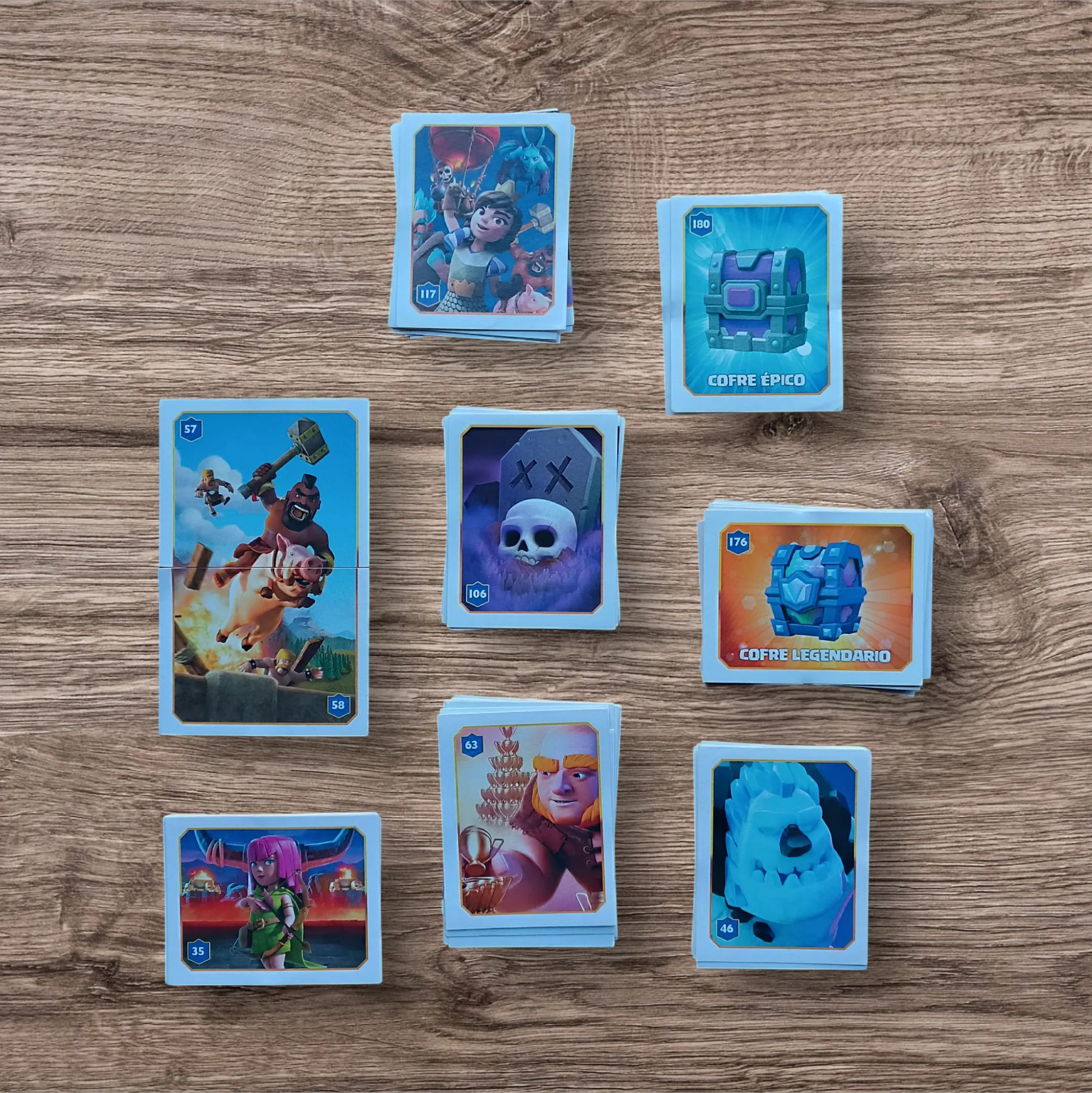 Lote 80 figuritas sin repetir Clash Royale
