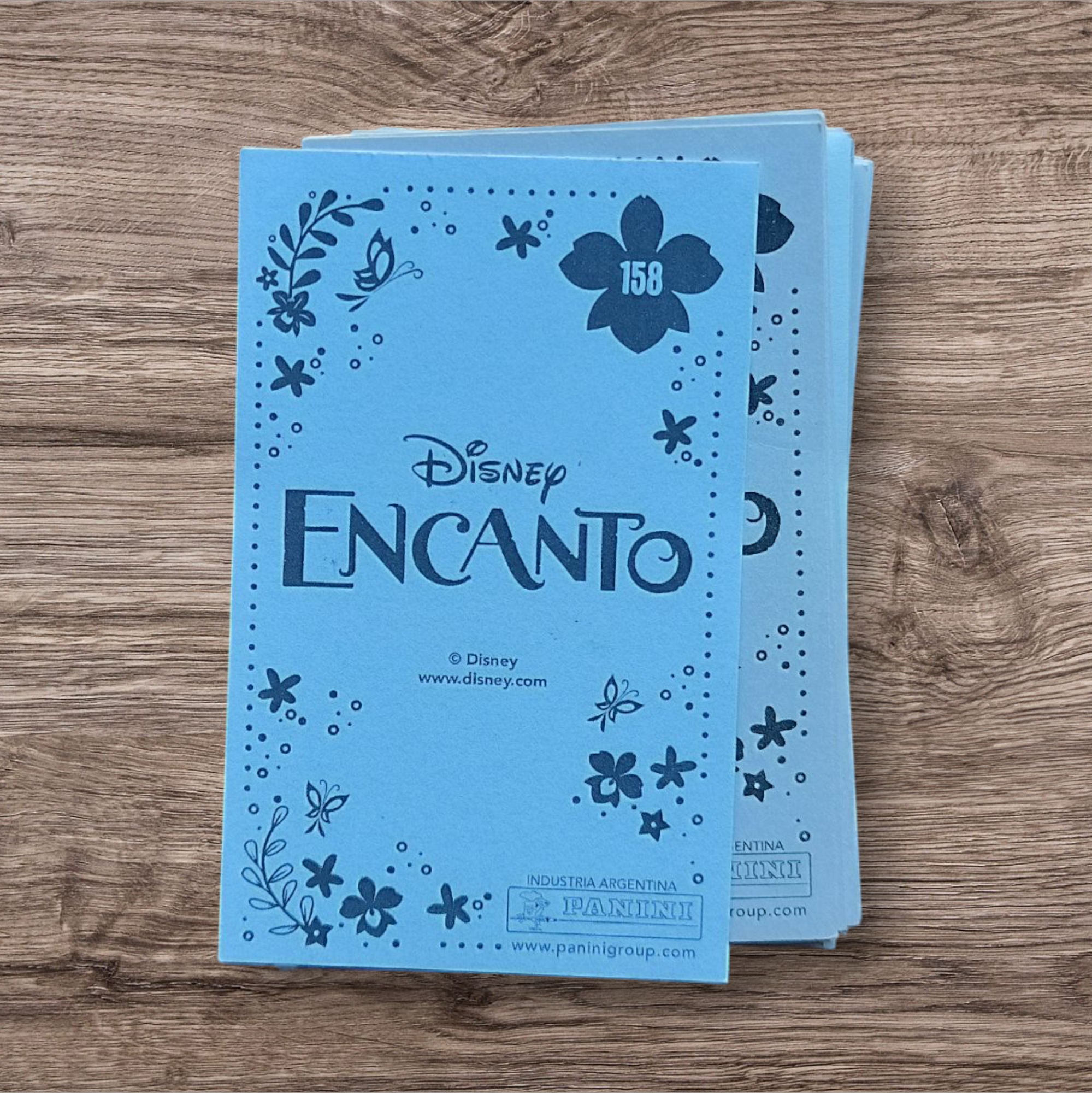 Lote 120 figuritas sin repetir Disney Encanto