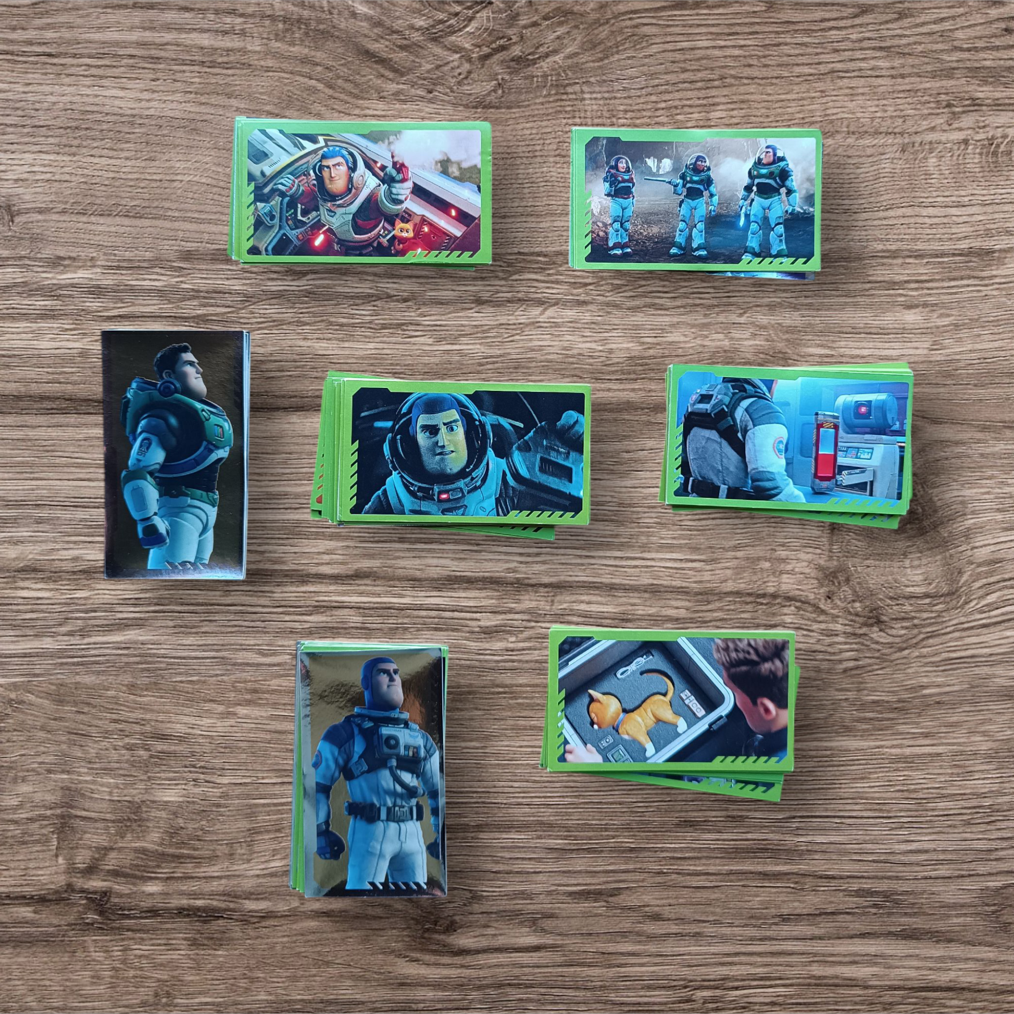 Lote 61 figuritas sin repetir Lightyear