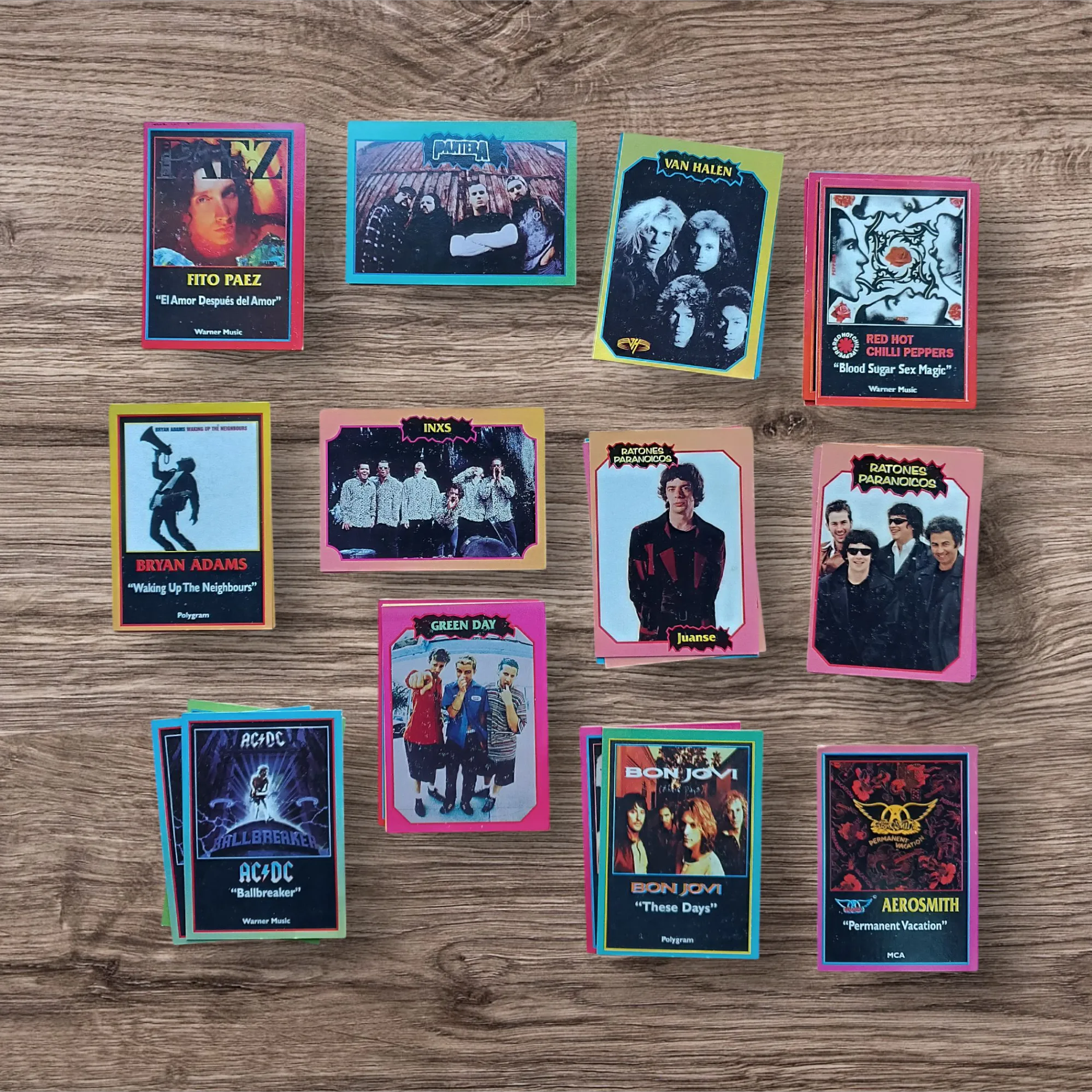Lote 93 figuritas y cartas Rock