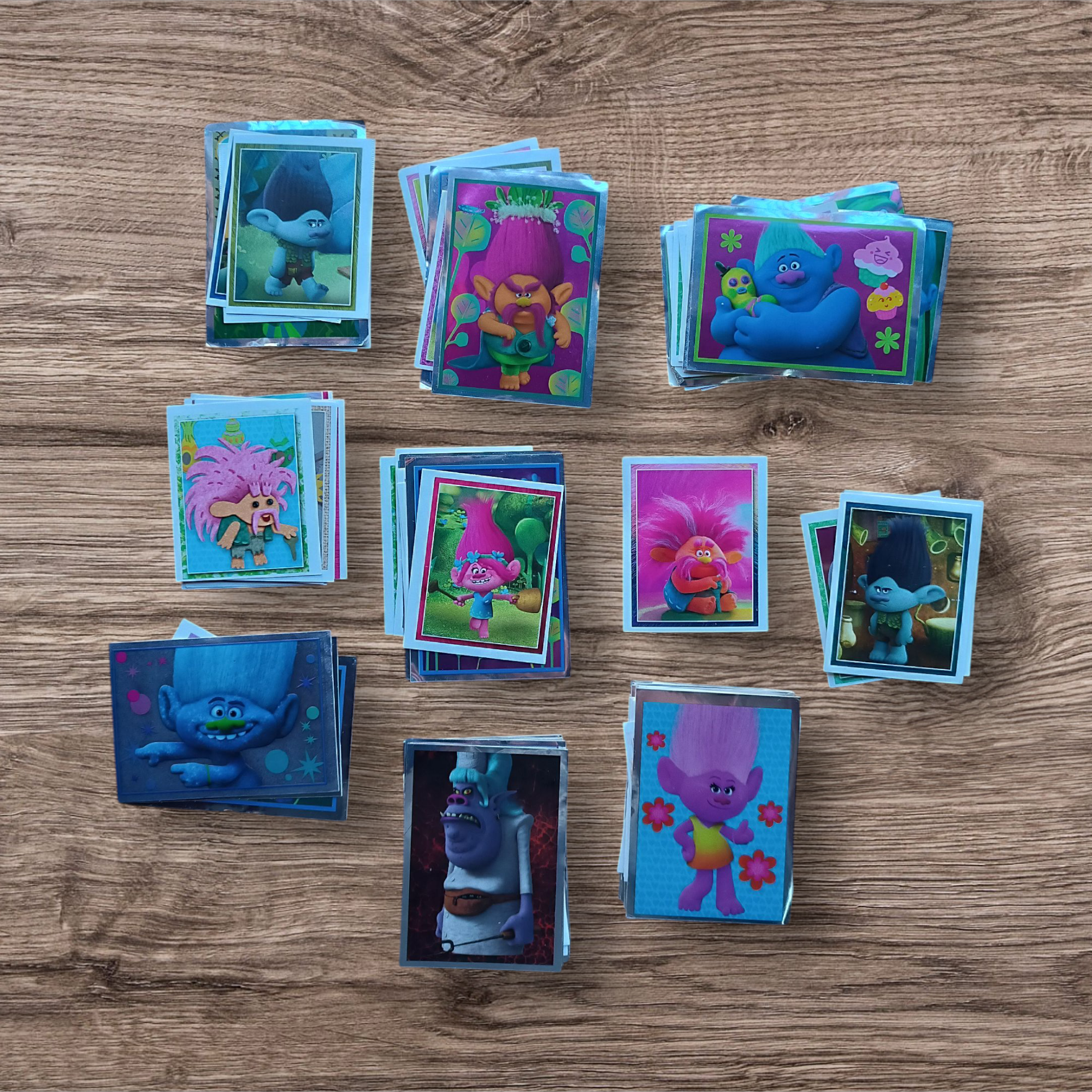 Lote 136 figuritas sin repetir Trolls