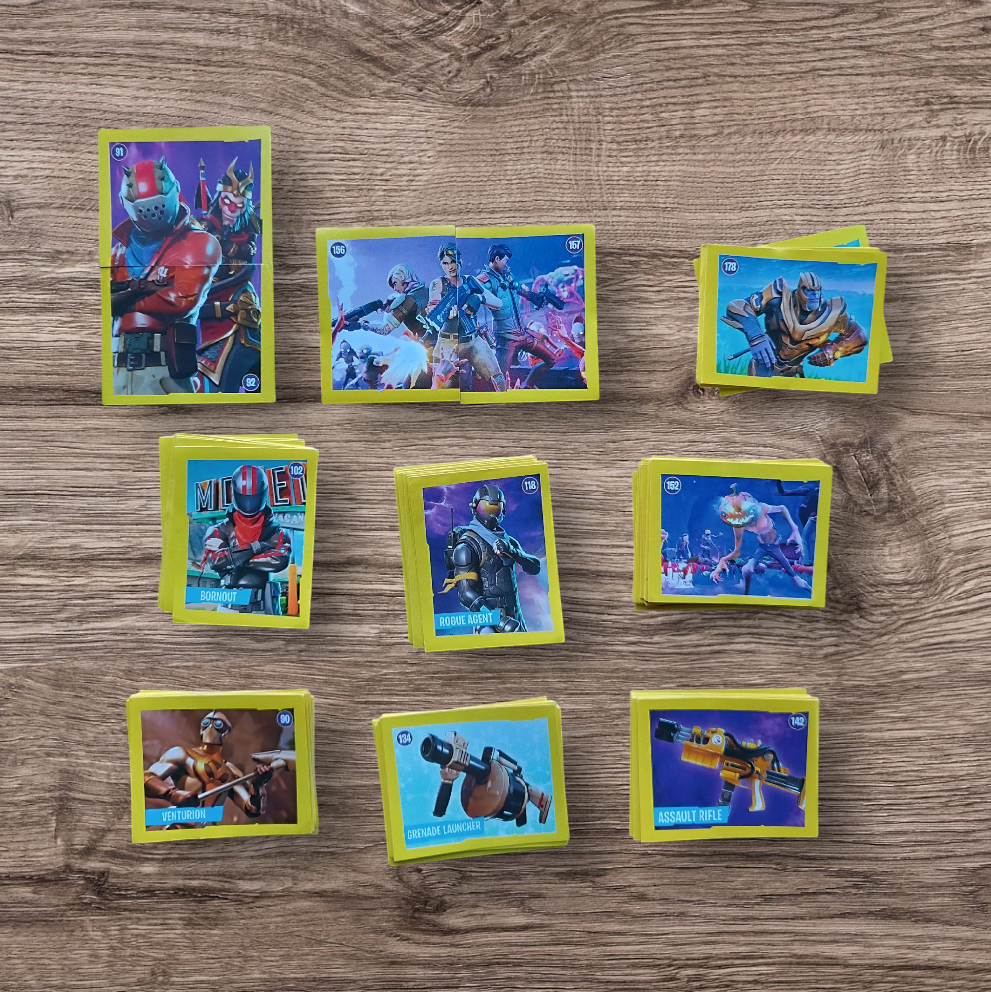 Lote 108 figuritas Fortnite