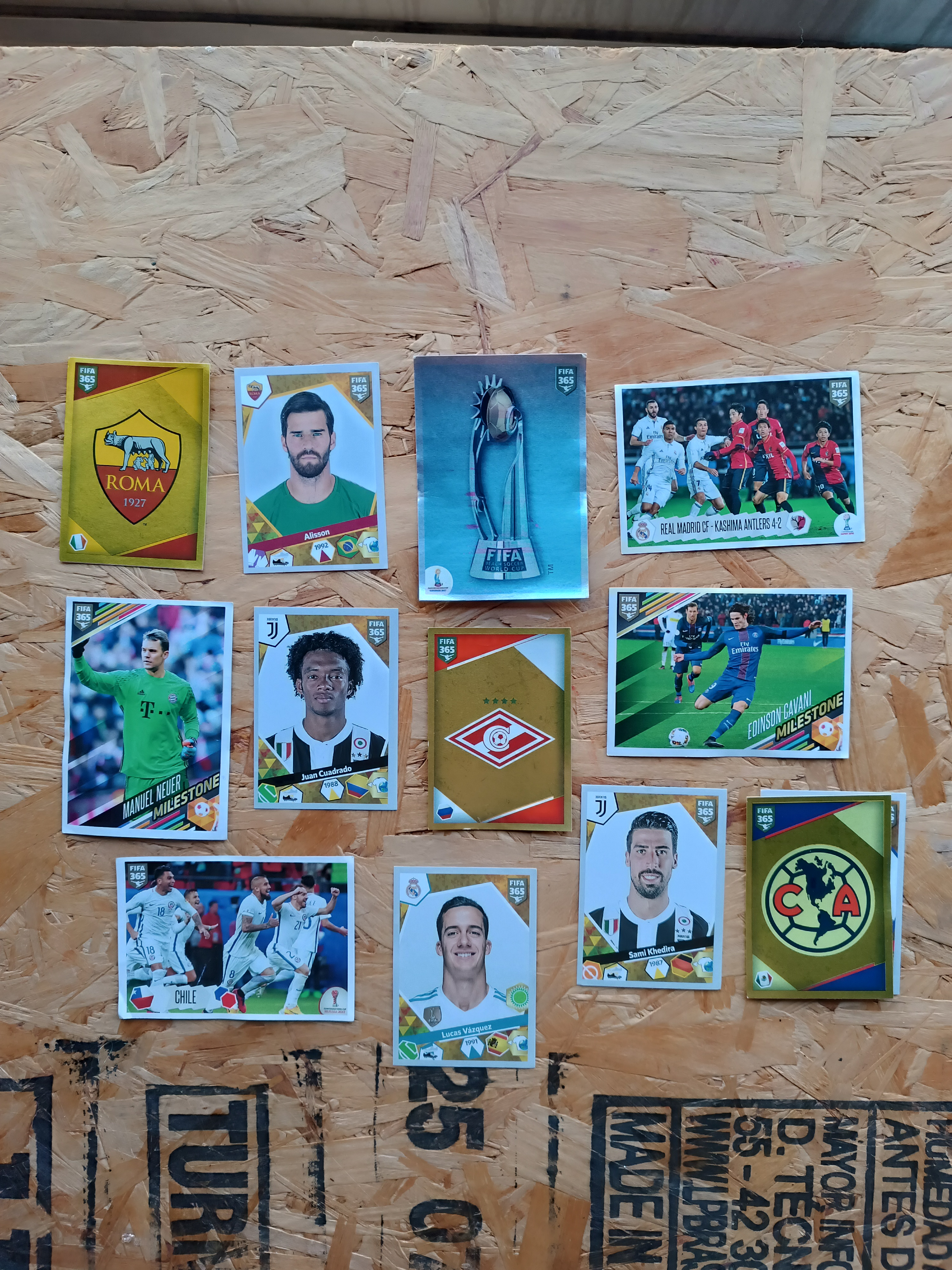 Lote 104 figuritas sin repetir FIFA 365 2018