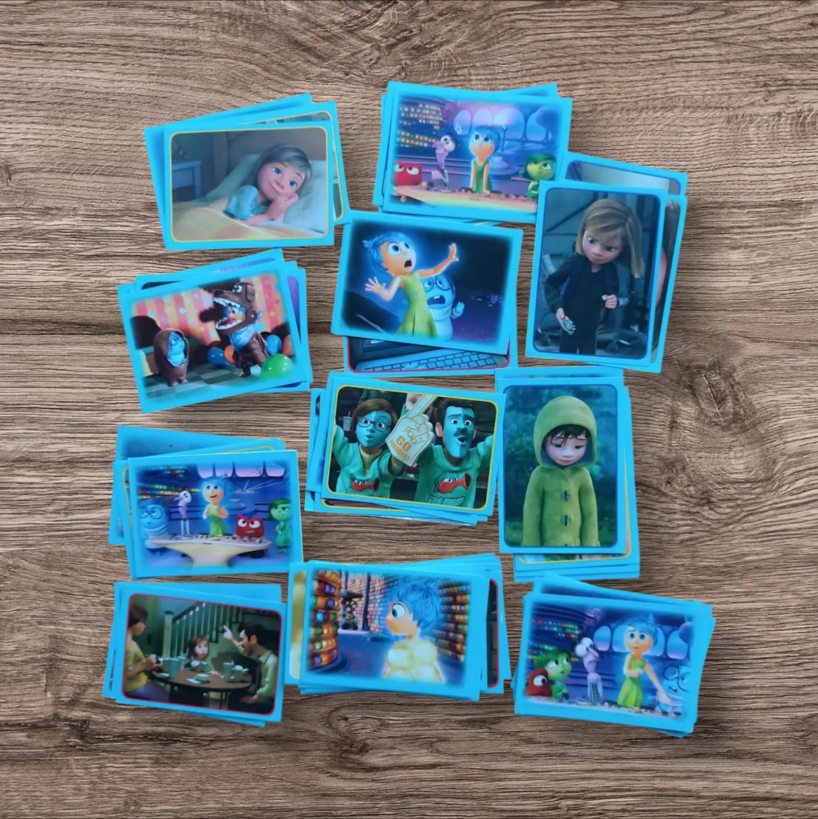 Lote 68 figuritas sueltas Intensamente Panini 2015